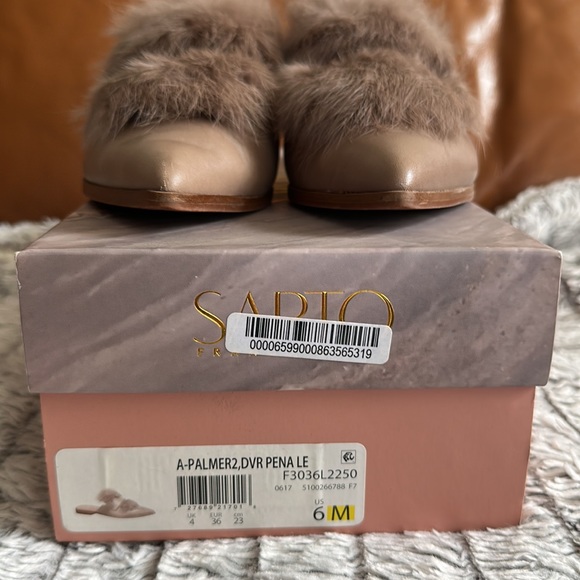 Franco Sarto size 6 Faux Fur Mules / flats in Taupe - Picture 7 of 7